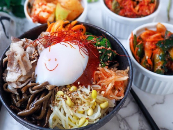 お取り寄せ！おうちで韓国料理！ | お食事の紹介 | 名物サムギョプサル 金豚亭（甲府/韓国料理）